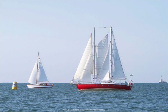 Bateaux VdC 24/RED PEARL.jpg